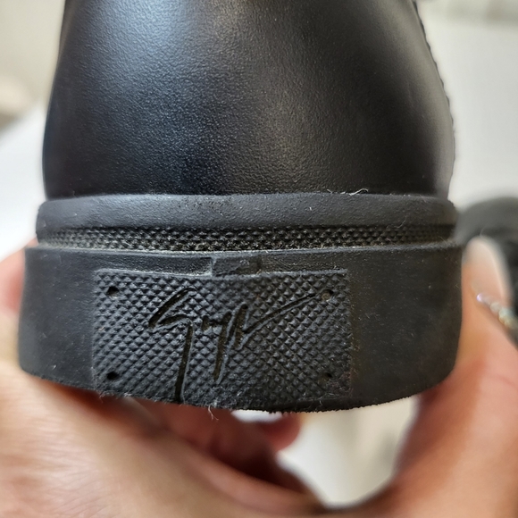 Giuseppe Zanotti 🥳🥳HOST PICK🥳🥳High Top Sneakers - Picture 10 of 16